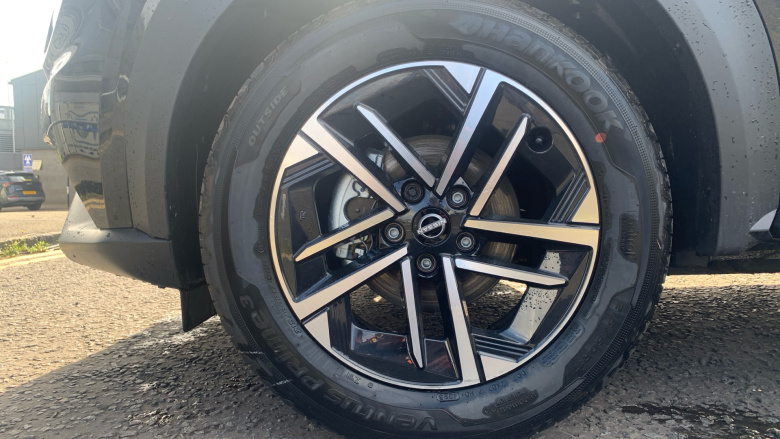 Nissan Juke 1.0 DiG-T N-Connecta 5dr Petrol Hatchback